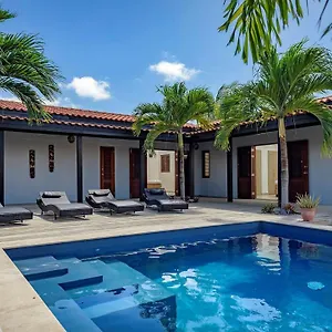 Wayaka Villa