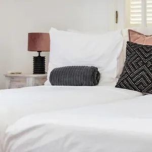 Aventura Villa
