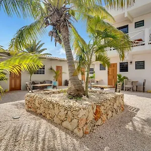 The Hut Bonaire Playa